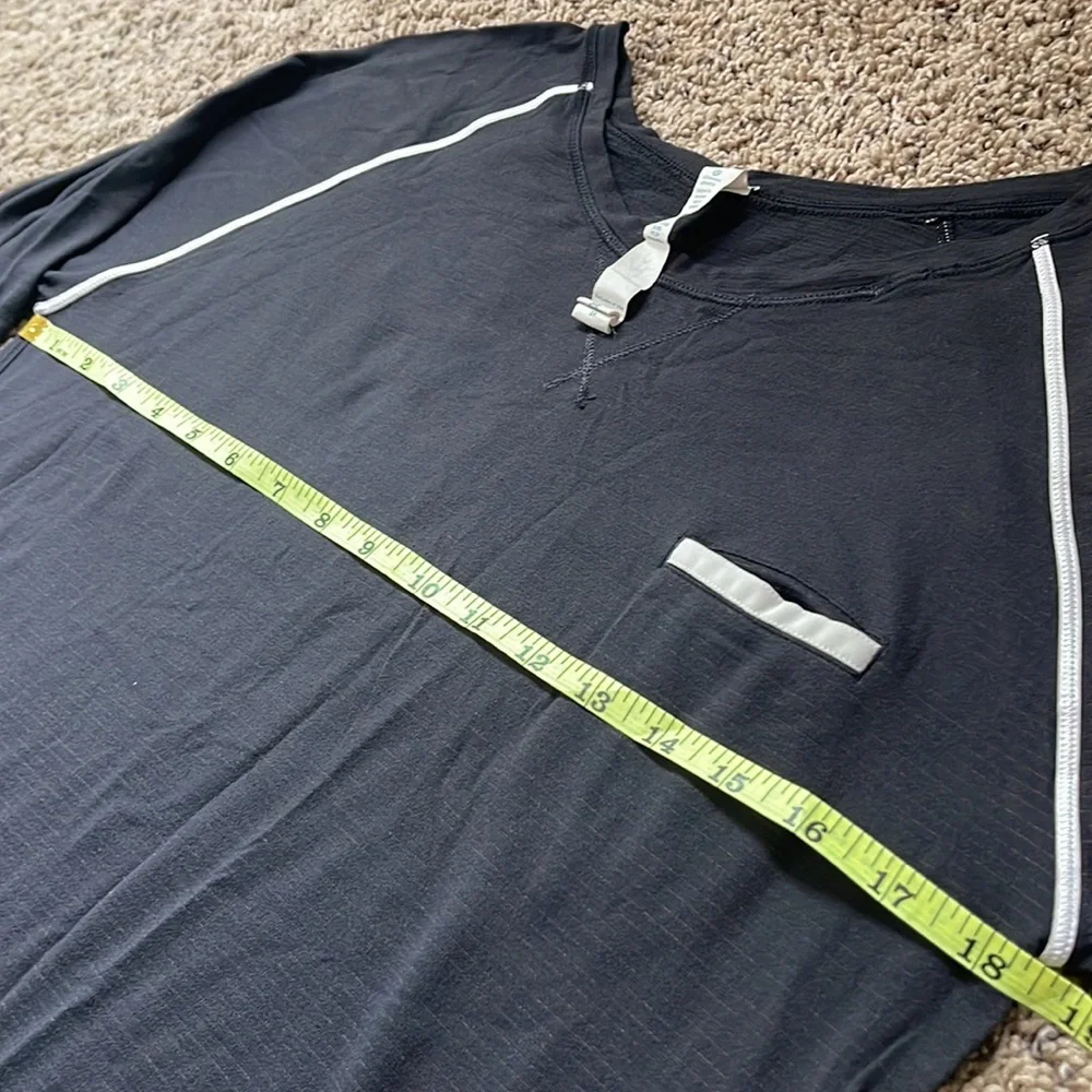 Lululemon Long Sleeve Tee Raflective Size 8